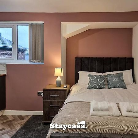 Delightful Spacious Haven With Large Driveway Manchester Ngoại thất bức ảnh