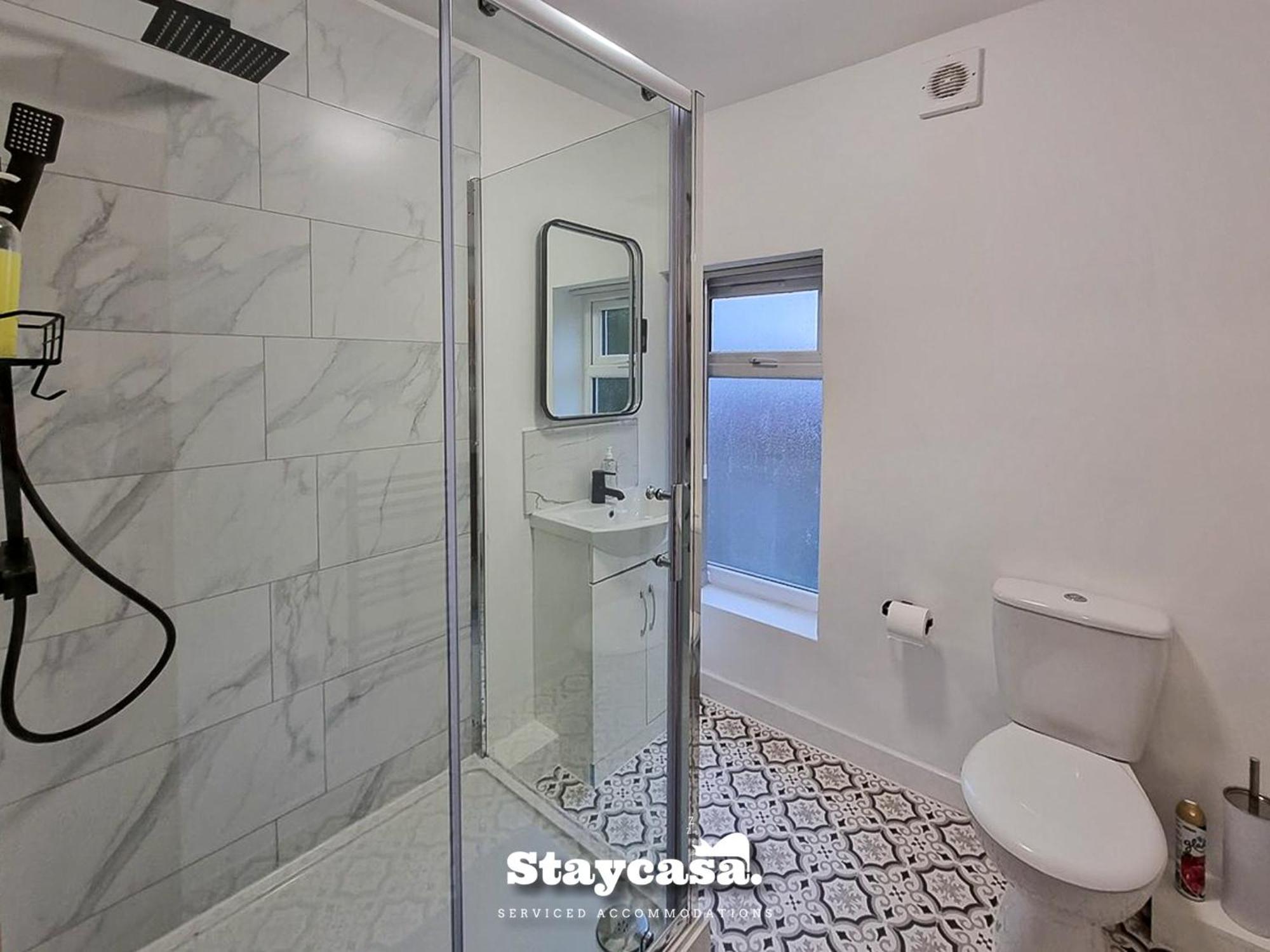 Delightful Spacious Haven With Large Driveway Manchester Ngoại thất bức ảnh