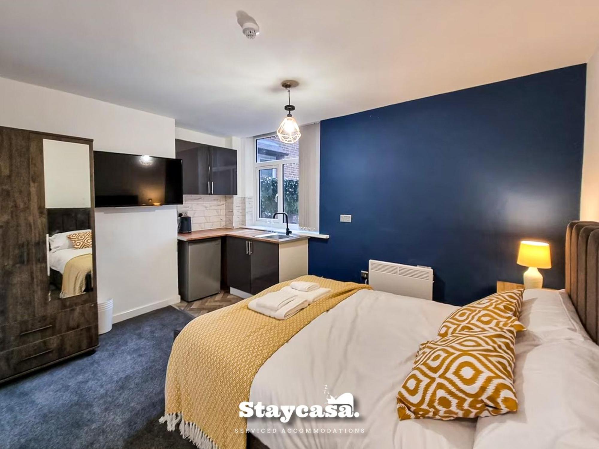 Delightful Spacious Haven With Large Driveway Manchester Ngoại thất bức ảnh