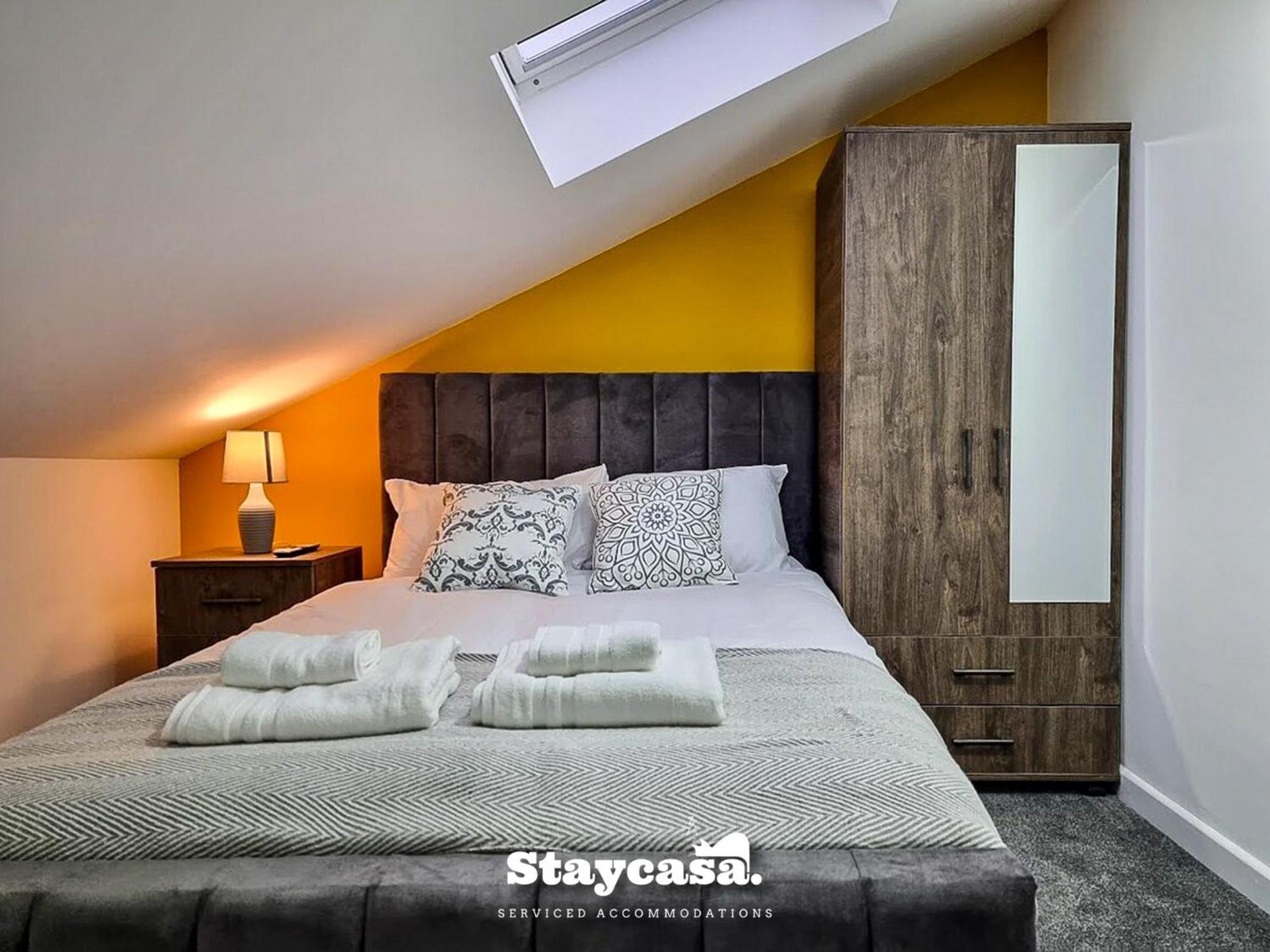 Delightful Spacious Haven With Large Driveway Manchester Ngoại thất bức ảnh