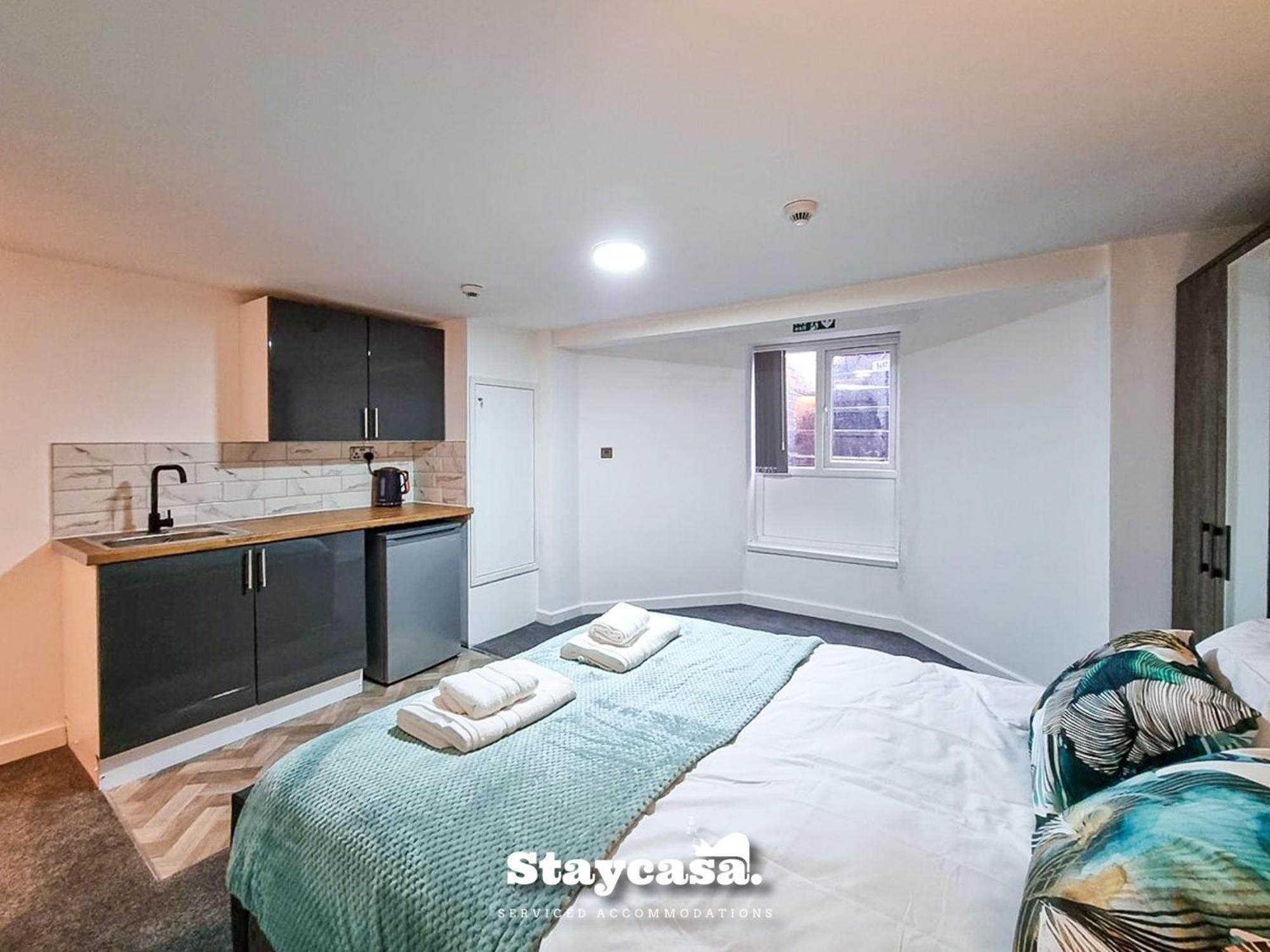 Delightful Spacious Haven With Large Driveway Manchester Ngoại thất bức ảnh