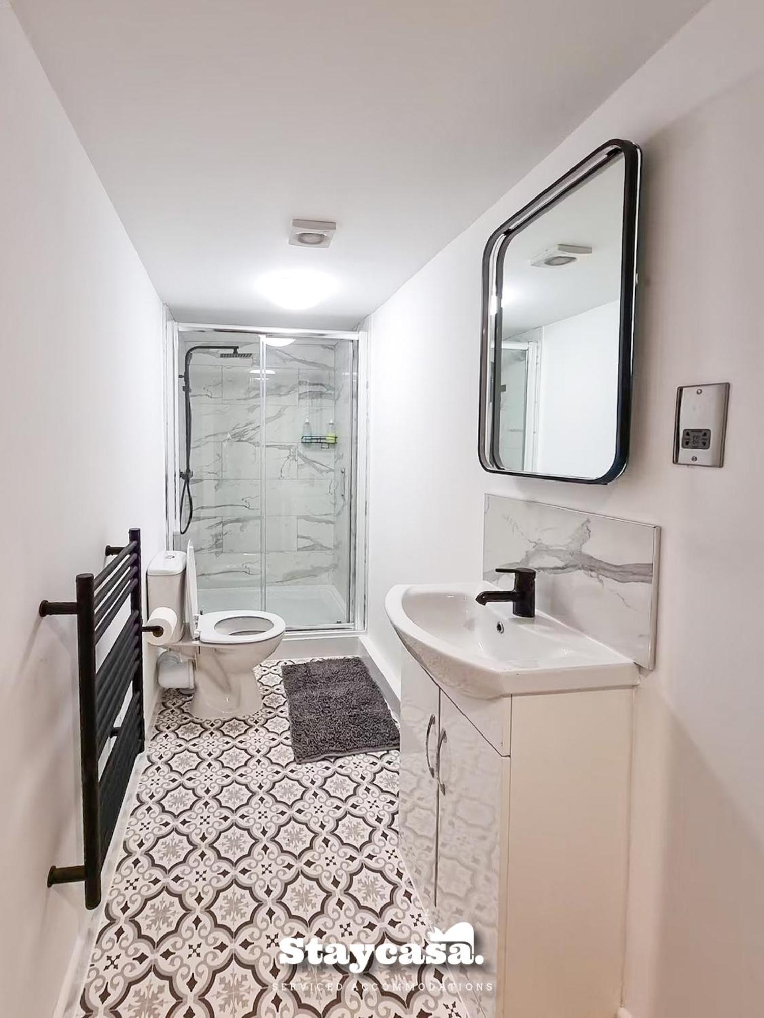 Delightful Spacious Haven With Large Driveway Manchester Ngoại thất bức ảnh