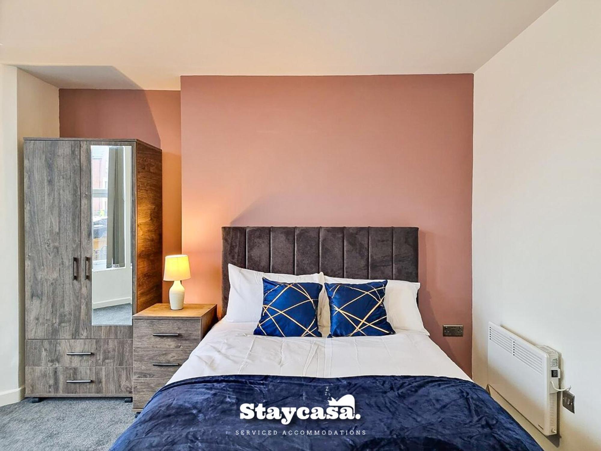 Delightful Spacious Haven With Large Driveway Manchester Ngoại thất bức ảnh