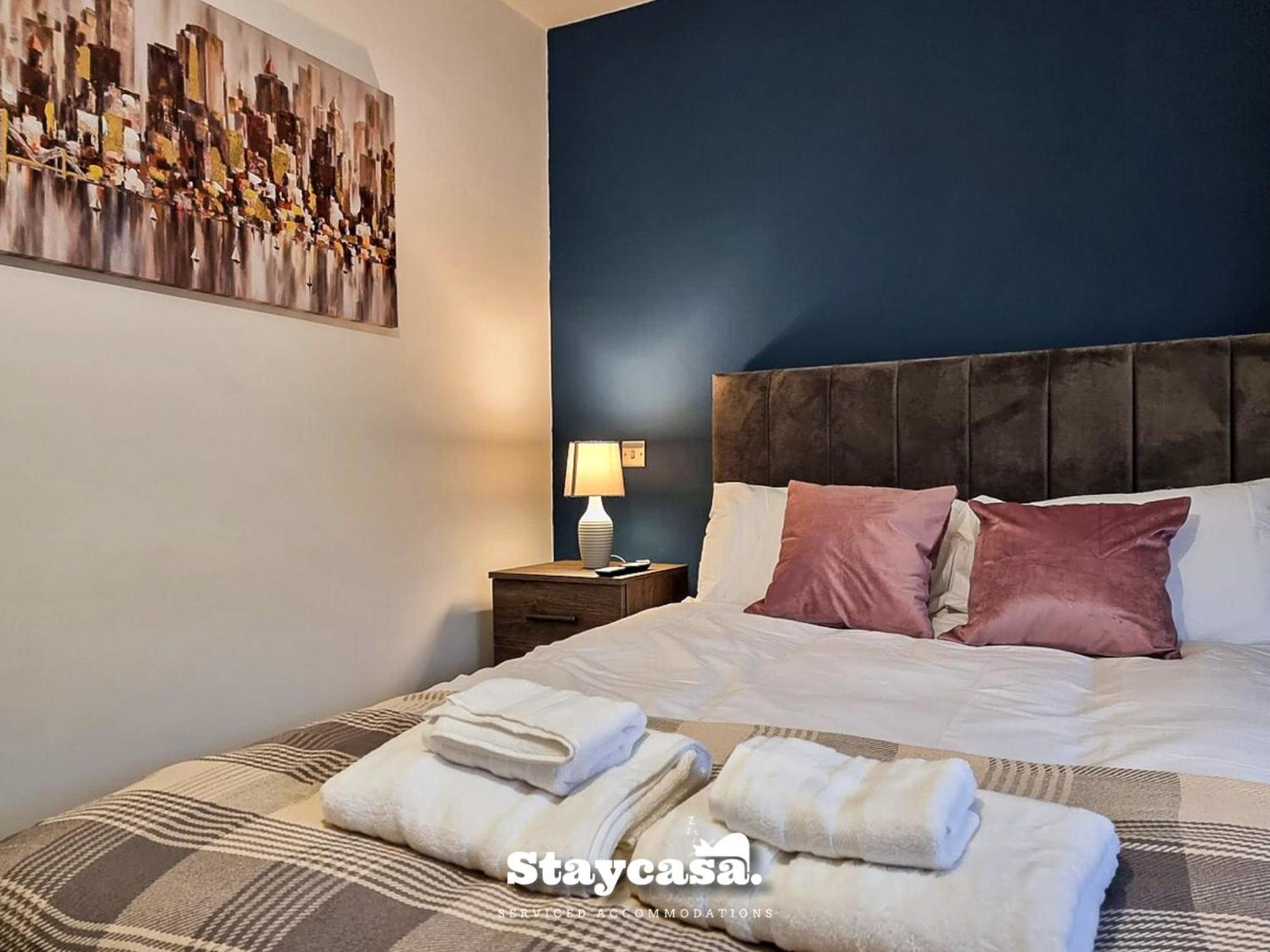 Delightful Spacious Haven With Large Driveway Manchester Ngoại thất bức ảnh