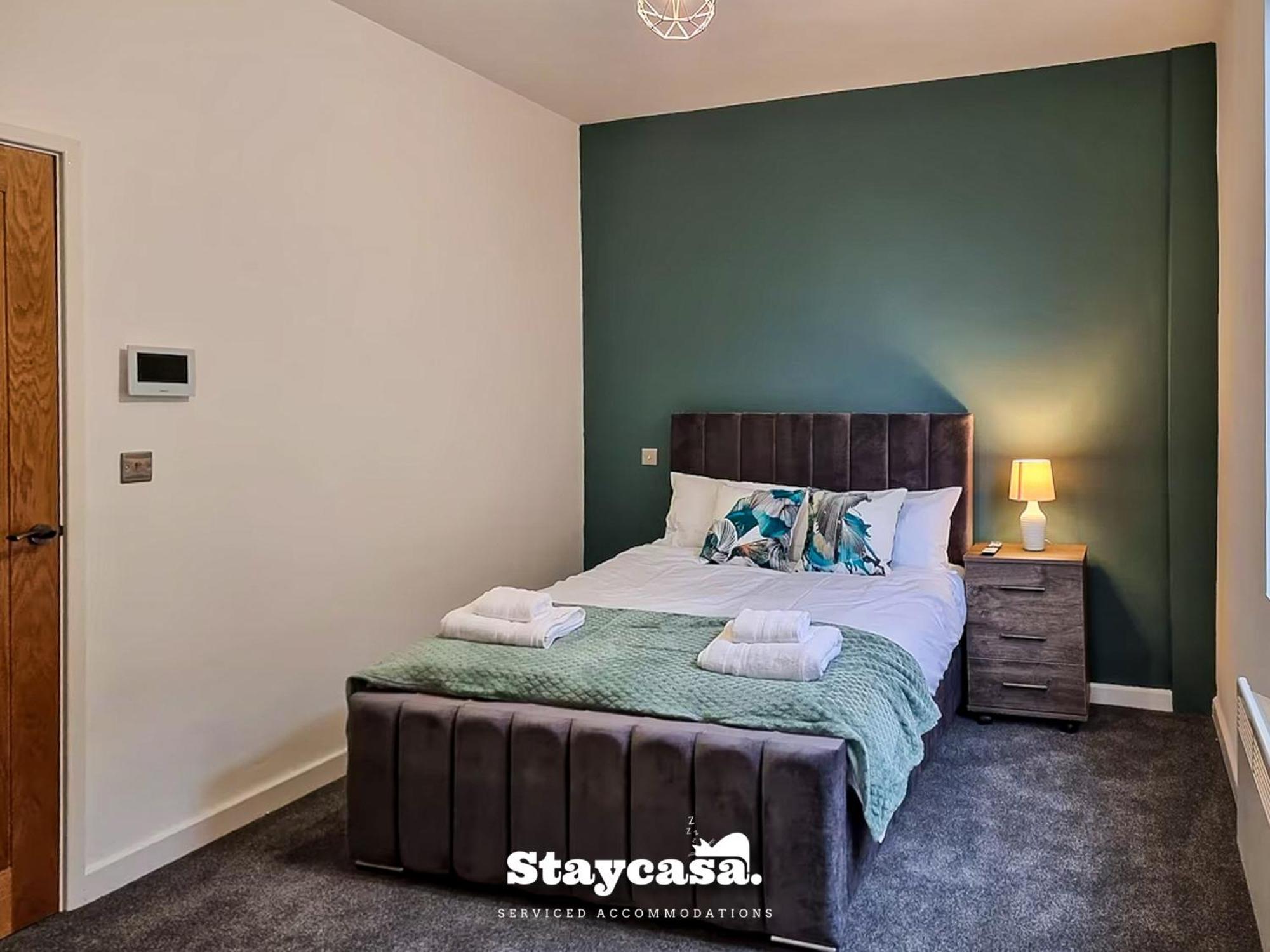 Delightful Spacious Haven With Large Driveway Manchester Ngoại thất bức ảnh