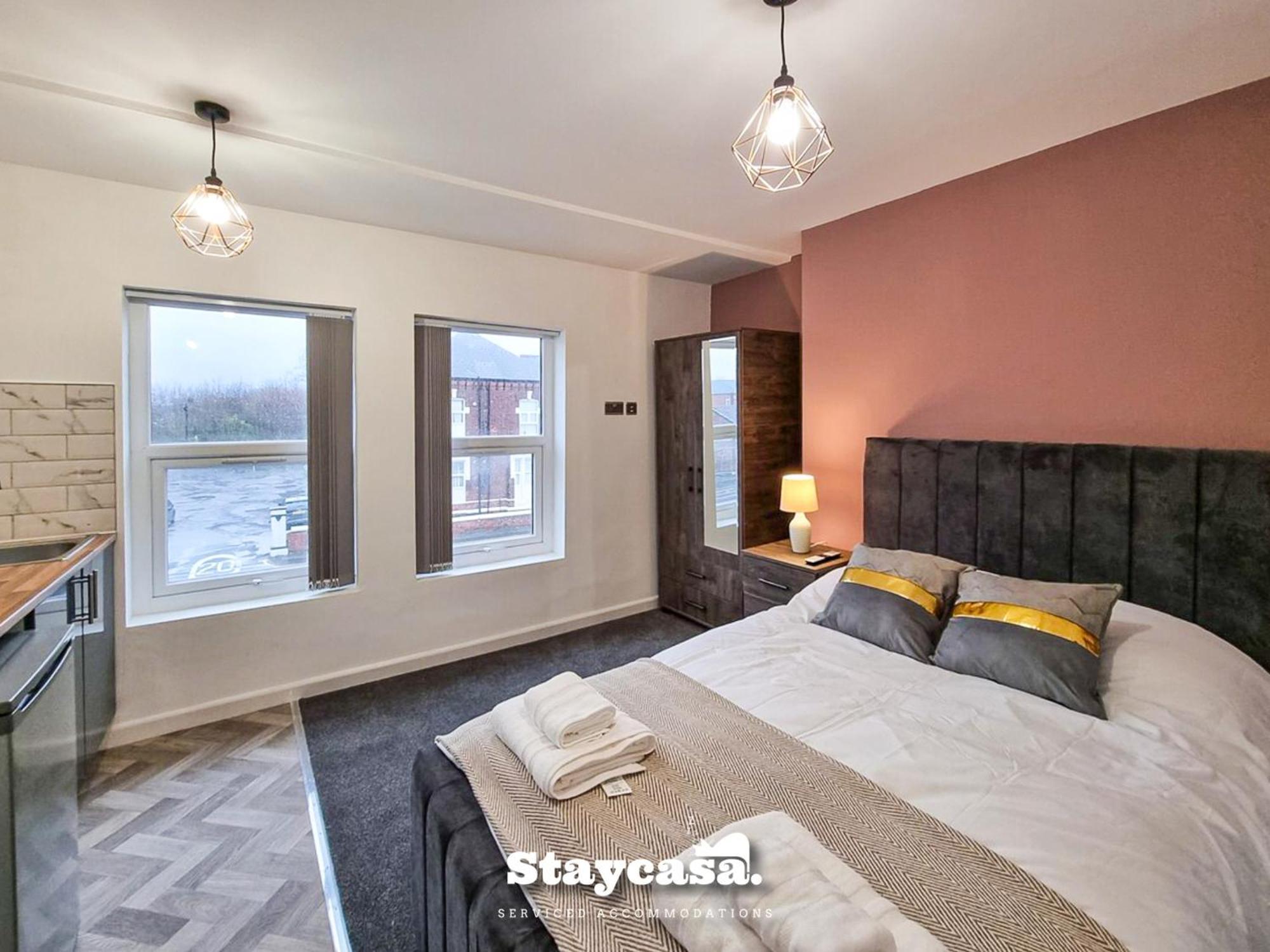 Delightful Spacious Haven With Large Driveway Manchester Ngoại thất bức ảnh