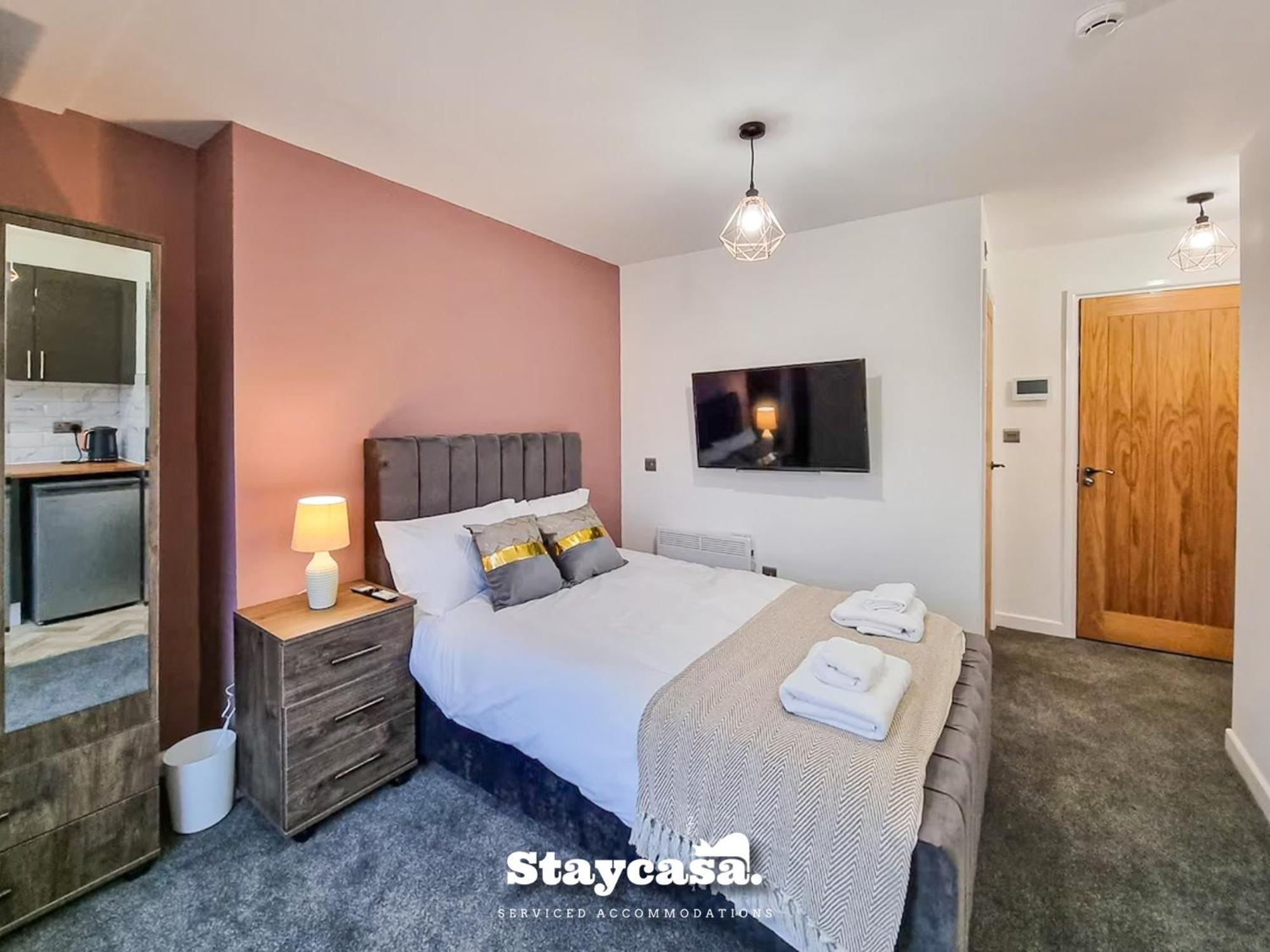 Delightful Spacious Haven With Large Driveway Manchester Ngoại thất bức ảnh